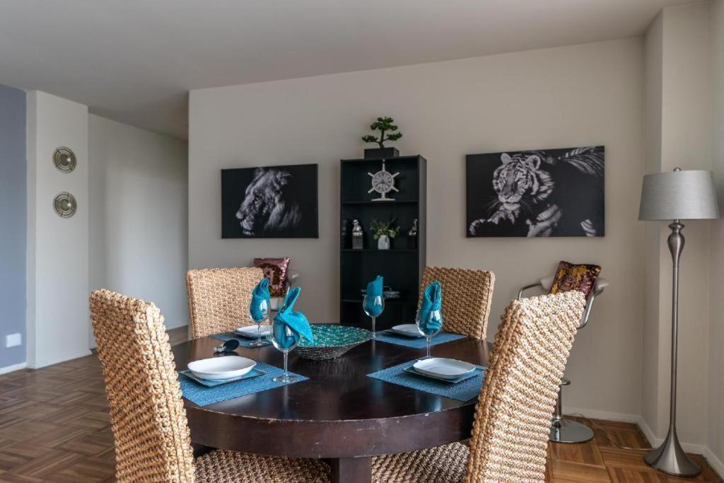 Spacious Charming Condo With Great Views Near The Grove لوس أنجلوس المظهر الخارجي الصورة