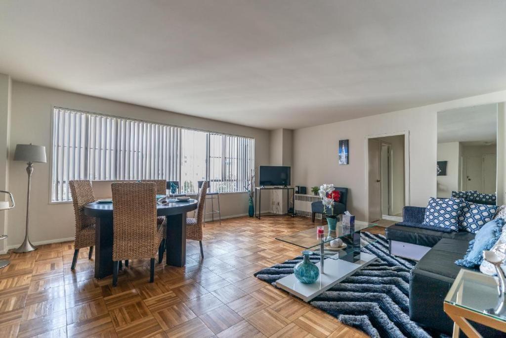 Spacious Charming Condo With Great Views Near The Grove لوس أنجلوس المظهر الخارجي الصورة