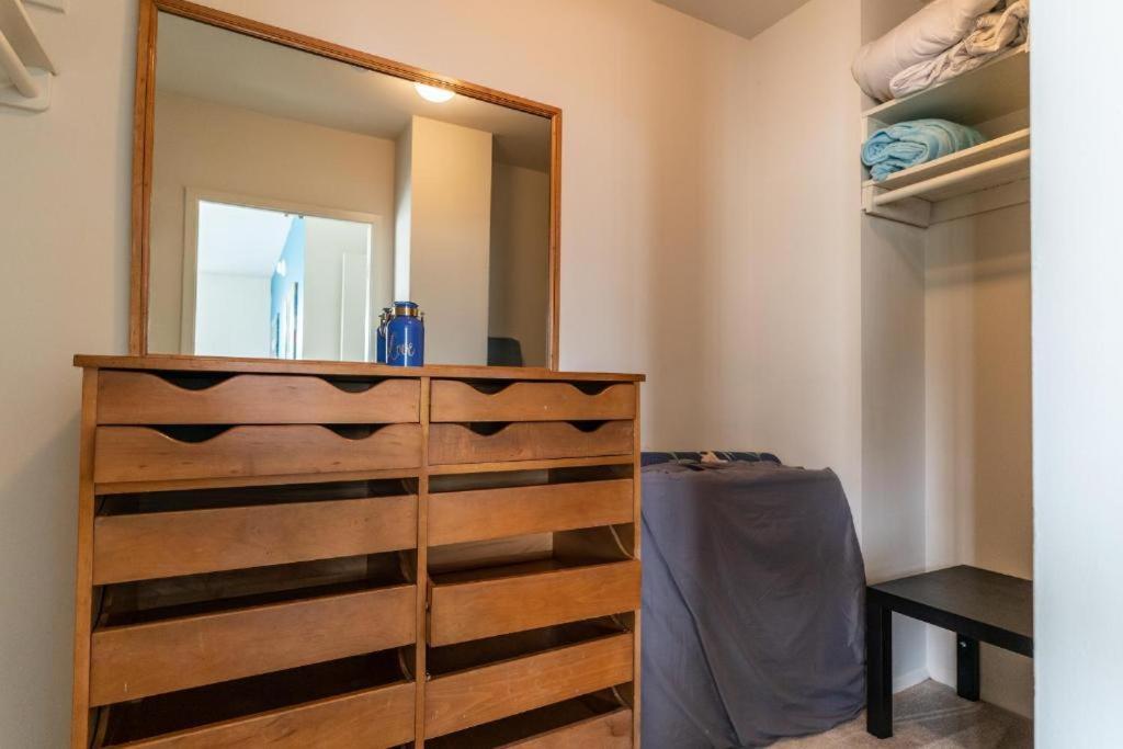 Spacious Charming Condo With Great Views Near The Grove لوس أنجلوس المظهر الخارجي الصورة