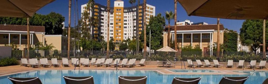 Spacious Charming Condo With Great Views Near The Grove لوس أنجلوس المظهر الخارجي الصورة